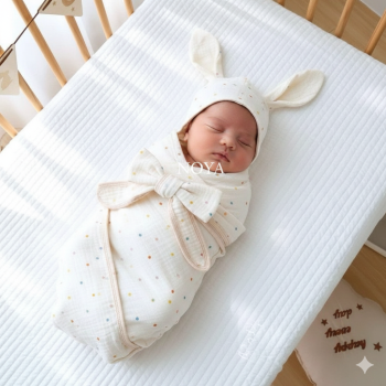 13 Swaddle - Rainbow dot